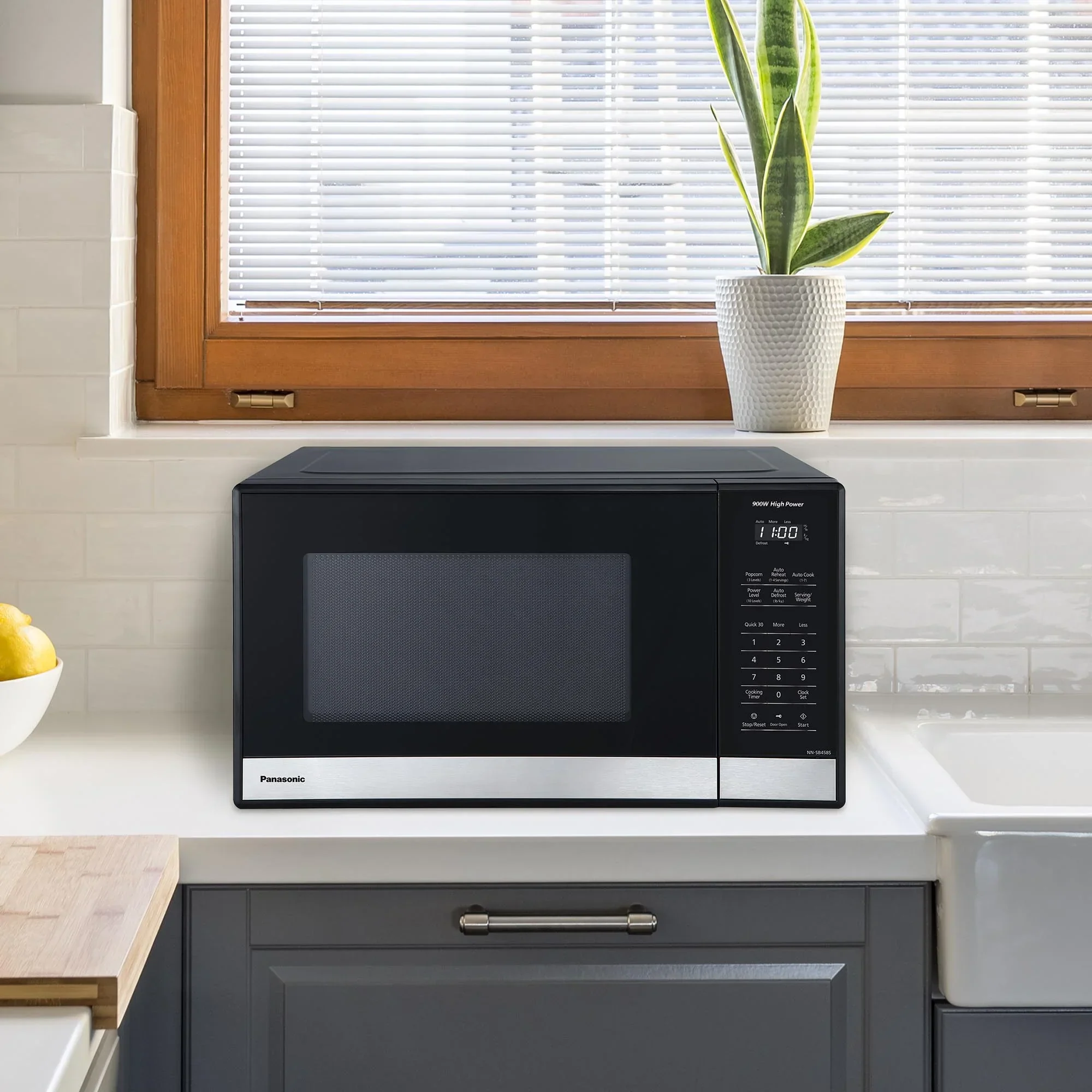 0.9 cu.ft. Compact Microwave Oven, 900W - NN-SB458S - Image 4