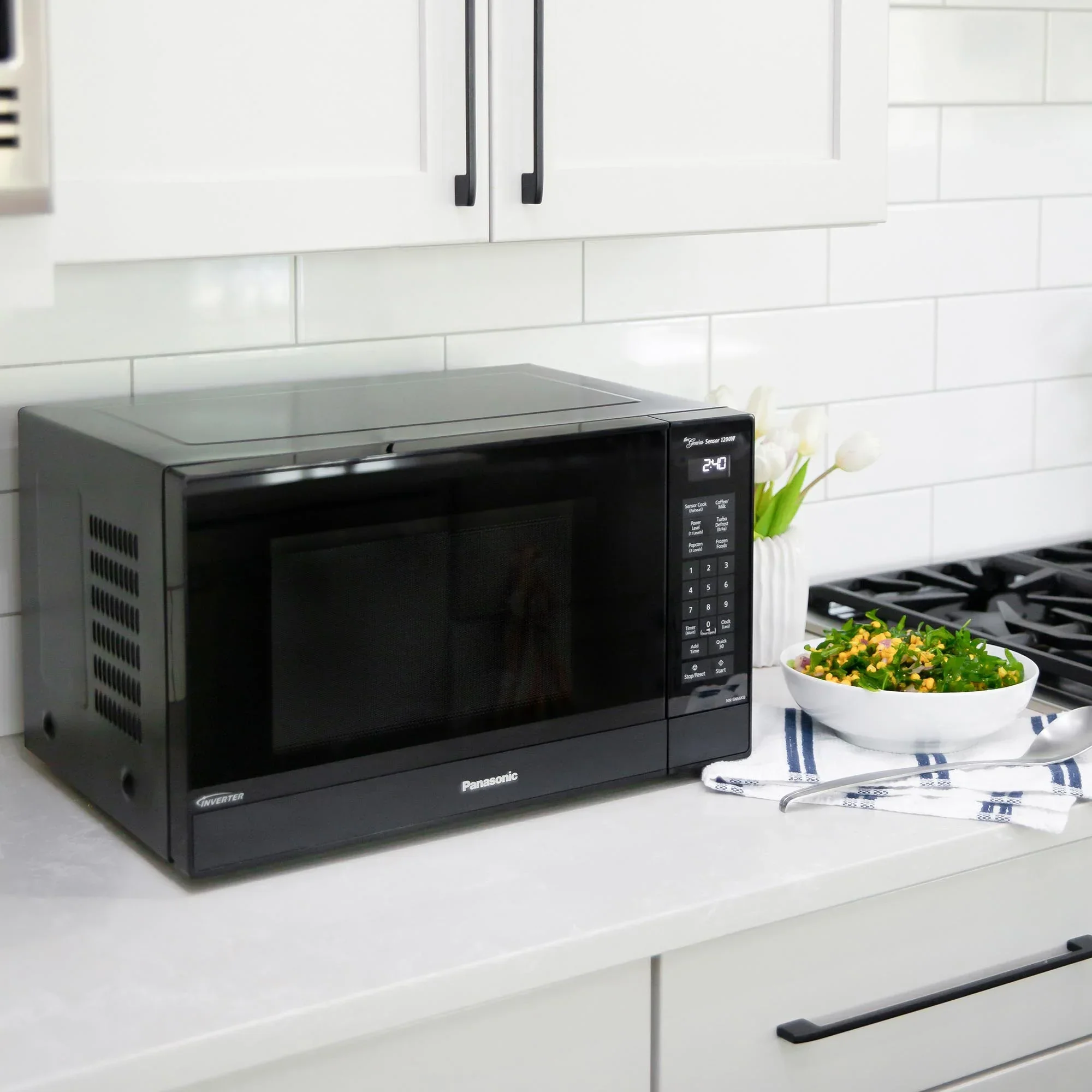 1.2 cu. ft. Genius Sensor Microwave, 1200W - NN-SN66KB - Image 4