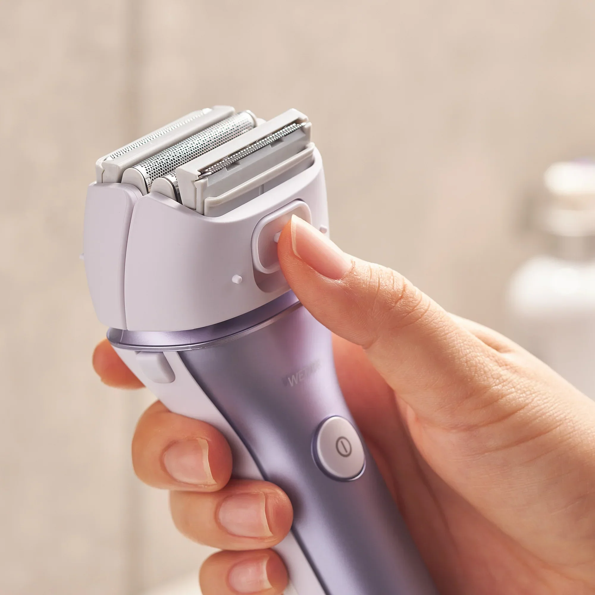 4-Blade Women's Electric Shaver + Bikini Attachment - Image 4