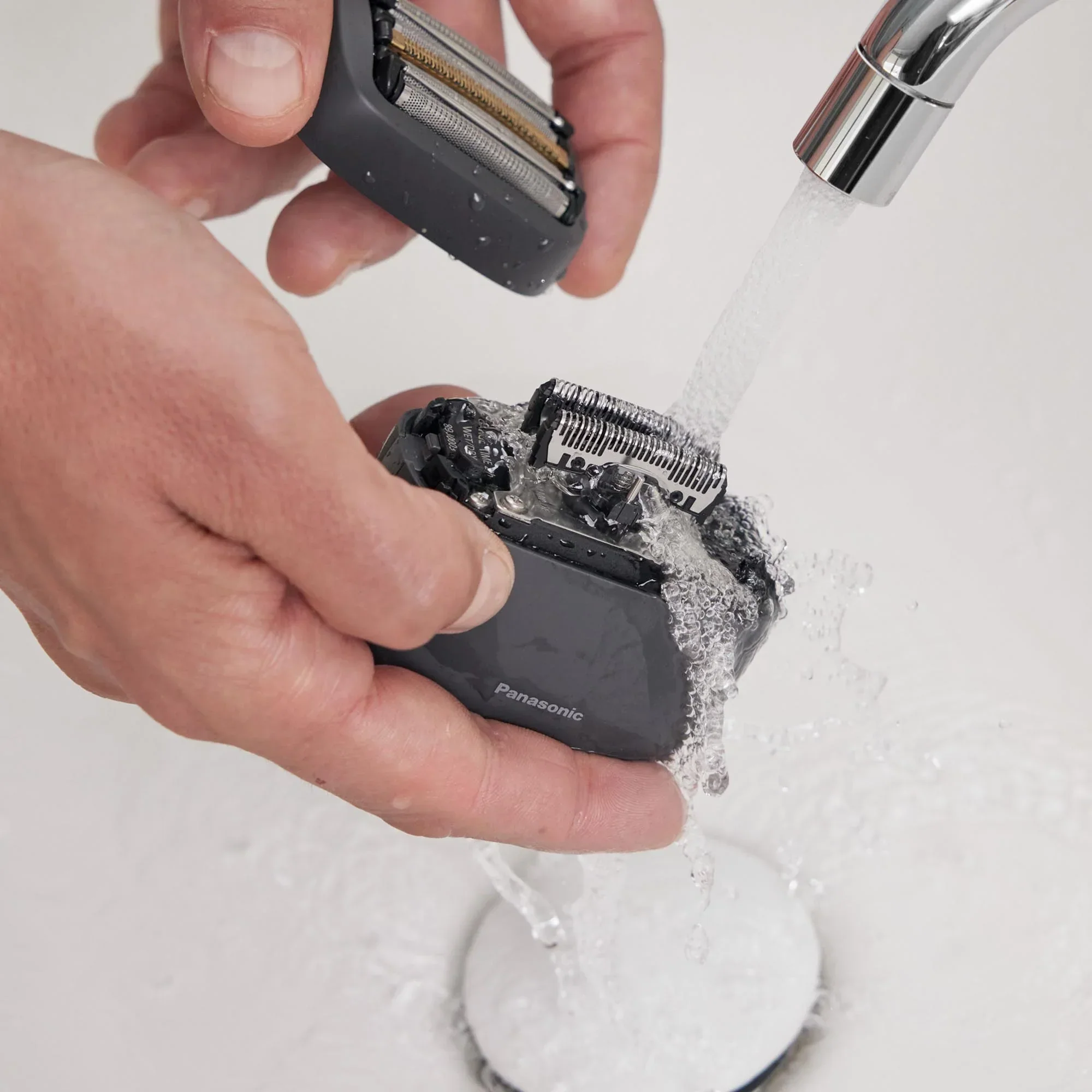 ARC5 PALM-Sized 5-Blade Electric Luxury Razor - Image 27