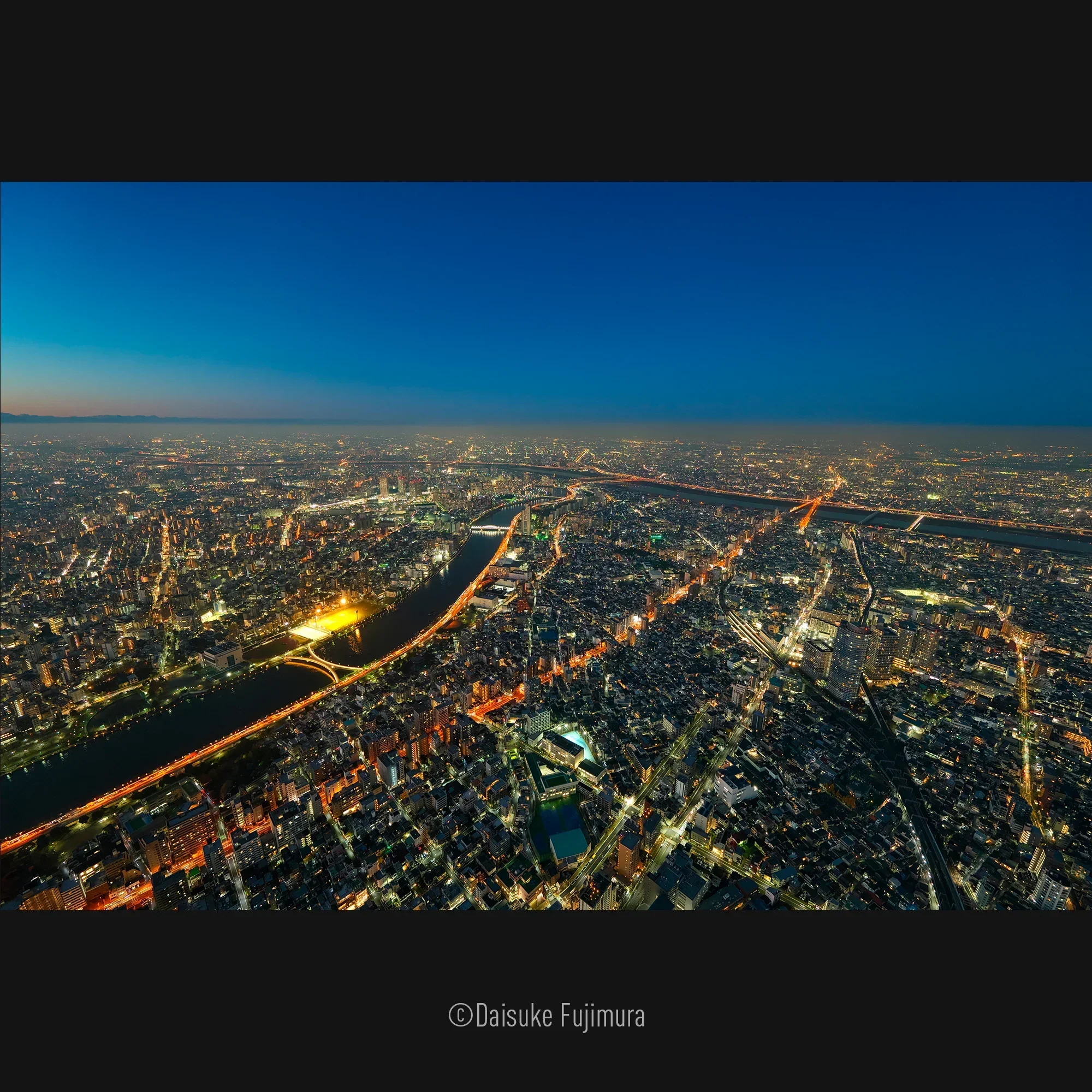 LUMIX S Series 14-28mm F4-5.6 MACRO L-Mount Lens - Image 5